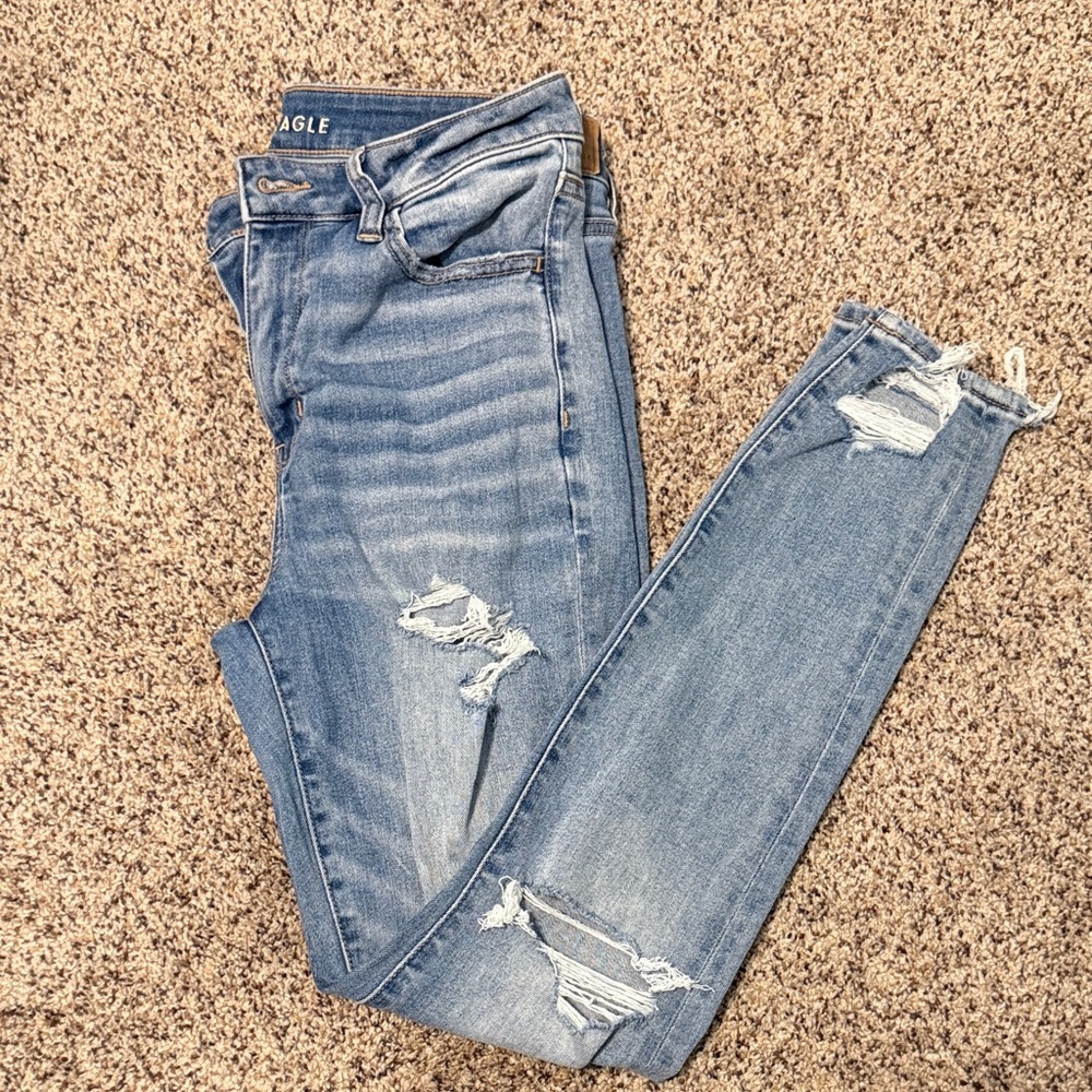 American Eagle Outfitters Light Blue Distressed Skinny Jeans